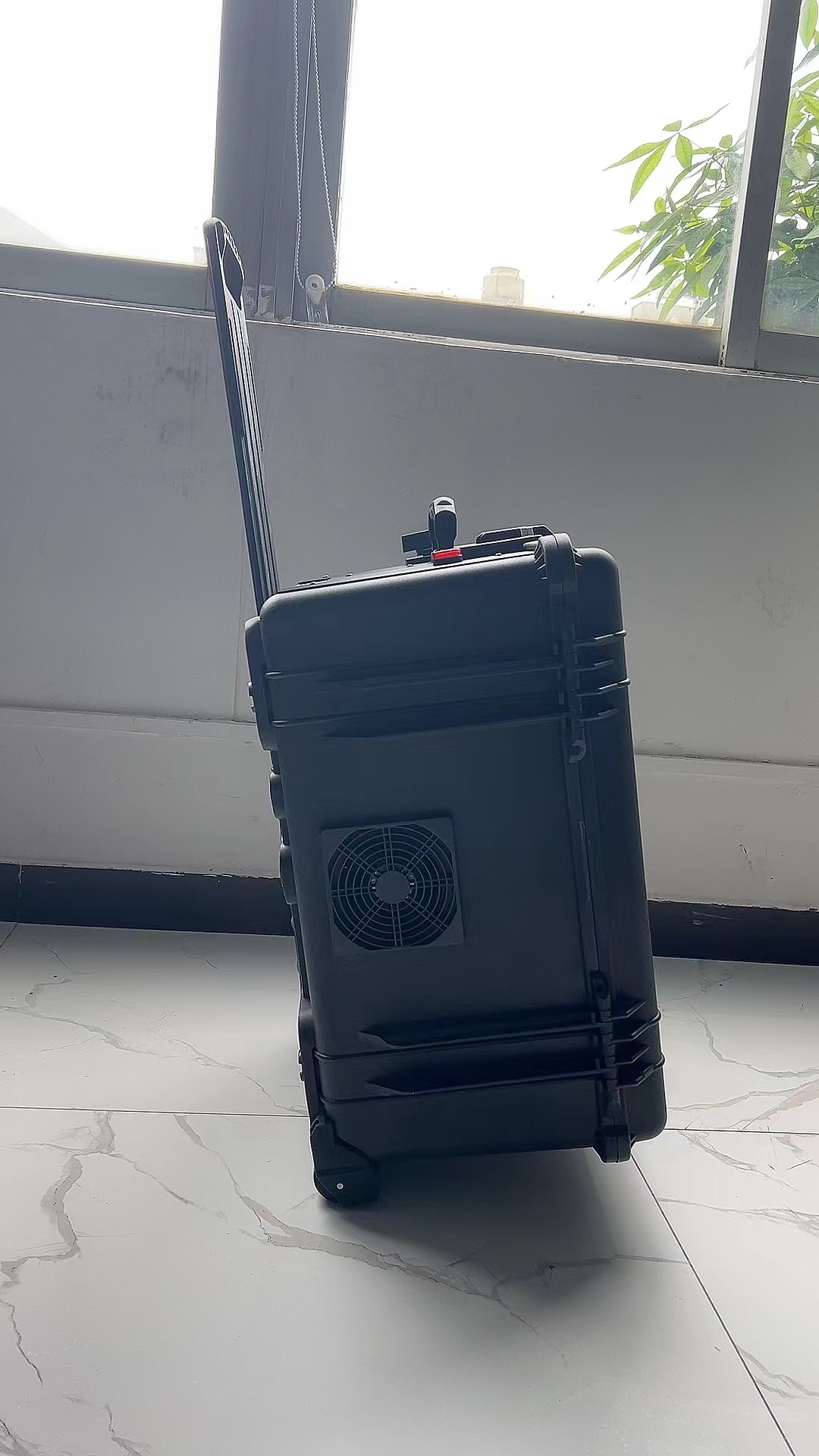 云梦手拉箱型移动通信干扰器